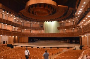 ASTC Members tour the Knight Concert Hall at Adrienne Arsht Center, Miami, FL in 2013 (Photo by Paul Sanow, ASTC)